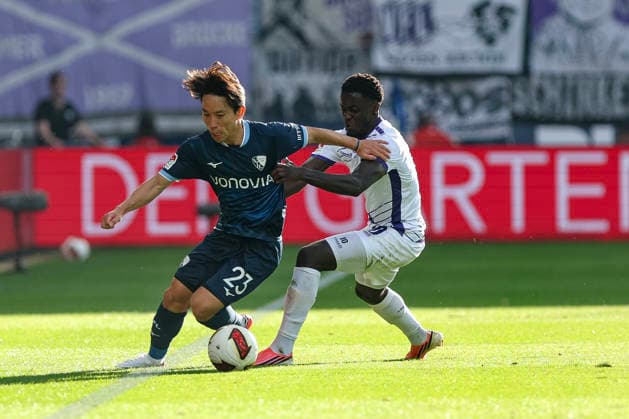 28.08.2026, GER, Fussball, Herren, 2. Bundesligal, Saison 2026 2027,VfL Bochum - VfL Osnabrück Koji Miyoshi (Bochum) und Ismail Badjie (Osnabrück) im Kampf um den Ball Bochum vonovia-Ruhrstadion Nordrhein-Westfalen Deutschland *** August 28, 2026, GER, Soccer, Men s, 2. Bundesliga, 2026–2027 Season, VfL Bochum vs. VfL Osnabrück: Koji Miyoshi (Bochum) and Ismail Badjie (Osnabrück) battle for the ball at Bochum s vonovia Ruhrstadion in North Rhine-Westphalia, Germany Copyright: xAdrianxSchlüterx