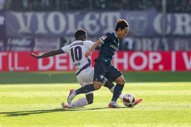 28.08.2026, GER, Fussball, Herren, 2. Bundesligal, Saison 2026 2027,VfL Bochum - VfL Osnabrück Ismail Badjie (Osnabrück) und Koji Miyoshi (Bochum) im Kampf um den Ball Bochum vonovia-Ruhrstadion Nordrhein-Westfalen Deutschland *** August 28, 2026, GER, Soccer, Men s, 2. Bundesliga, 2026–2027 season, VfL Bochum vs. VfL Osnabrück; Ismail Badjie (Osnabrück) and Koji Miyoshi (Bochum) battle for the ball at Bochum s vonovia Ruhrstadion in North Rhine-Westphalia, Germany Copyright: xAdrianxSchlüterx