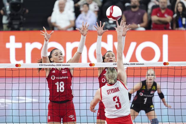 Turkiye v Poland - CEV EuroVolley 2026 ISTANBUL, TURKIYE - AUGUST 28: Turkiye s Melissa Teresa Vargas (4) in action against Poland s Magdalena Stysiak (3) during the 2026 CEV Women s European Volleyball Championship final Pool A match between Turkiye and Poland at Sinan Erdem Sports Hall in Istanbul, Turkiye, on August 28, 2026. Bunyamin Celik Anadolu Istanbul Turkey. Editorial use only. Please get in touch for any other usage.  Copyright: x2026xAnadoluxBunyaminxCelikx