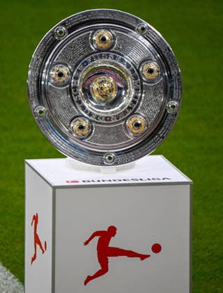 28.08.2026, xemx, Fussball 1.Bundesliga, FC Bayern Muenchen - VfB Stuttgart v.l. Deutsche Meisterschale, Symbolbild, Meisterschale, Bundesliga (DFL DFB REGULATIONS PROHIBIT ANY USE OF PHOTOGRAPHS as IMAGE SEQUENCES and or QUASI-VIDEO) Muenchen *** August 28, 2026, xemx, Soccer, Bundesliga 1, FC Bayern Munich vs. VfB Stuttgart, German Championship Trophy, stock image, Championship Trophy, Bundesliga, DFL, DFB REGULATIONS PROHIBIT ANY USE OF PHOTOGRAPHS AS IMAGE SEQUENCES AND OR QUASI-VIDEO, Munich