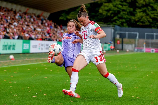 28.08.2026, xsscx, Frauen Fußball, 1. FC Köln - TSG Hoffenheim, 1. Fußball Bundesliga, 2. Spieltag, Franz-Kremer-Stadion, Saison 2027 2027: Laia Martret (TSG Hoffenheim 21) im Zweikampf gegen Marina Hegering (1. FC Köln 33) DFB regulations prohibit any use of photographs as image sequences and or quasi-video. Photo: xSandraxScherningxPressefotoKochx Nordrhein-Westfalen Deutschland *** August 28, 2026, xsscx, Women s Soccer, 1. FC Köln vs. TSG Hoffenheim, Bundesliga 1, Matchday 2, Franz Kremer Stadium, 2027–2027 Season: Laia Martret (TSG Hoffenheim, No. 21) in a tackle against Marina Hegering (1 FC Köln, No. 33). DFB regulations prohibit any use of photographs as image sequences and or quasi-video. Photo: xSandraxScherningxPressefotoKochx, North Rhine-Westphalia, Germany