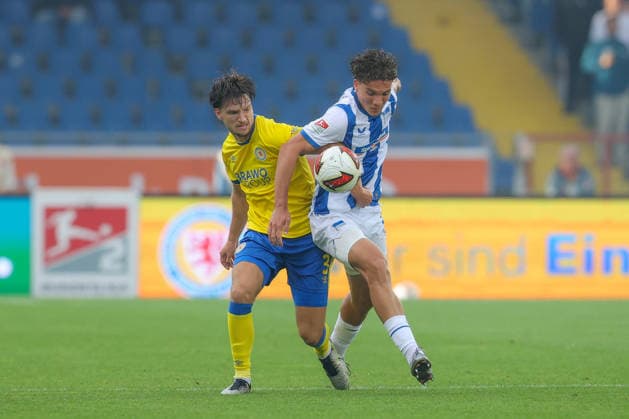 28.08.2026, xtgx Fussball - 2.Bundesliga Eintracht Braunschweig - Hertha BSC Berlin emspor, v.l. Noah Katterbach (Braunschweig, 3), Soufian Gouram (Hertha, 33) Zweikampf, Duell, Kampf, tackle (DFL DFB REGULATIONS PROHIBIT ANY USE OF PHOTOGRAPHS as IMAGE SEQUENCES and or QUASI-VIDEO) Braunschweig *** August 28, 2026, xtgx Soccer 2. Bundesliga Eintracht Braunschweig vs. Hertha BSC Berlin, from left: Noah Katterbach (Braunschweig), 3, Soufian Gouram (Hertha), 33 Tackle, duel, battle, DFL DFB REGULATIONS PROHIBIT ANY USE OF PHOTOGRAPHS as IMAGE SEQUENCES and or QUASI-VIDEO Braunschweig