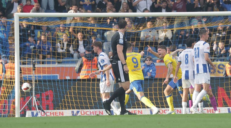 Jubel 2-0 durch Kevin Ehlers (Eintracht Braunschweig) Fussball, Herren, Saison 2026 2027 2.BL, Eintracht Stadion, Eintracht Braunschweig gegen Hertha BSC Berlin DFL REGULATIONS PROHIBIT ANY USE OF PHOTOGRAPHS AS IMAGE SEQUENCES AND OR QUASI-VIDEO. *** 2-0 Victory by Kevin Ehlers, Eintracht Braunschweig Soccer, Men s, 2026–2027 Season, 2. Bundesliga, Eintracht Stadium, Eintracht Braunschweig vs. Hertha BSC Berlin. DFL regulations prohibit any use of photographs as image sequences and or quasi-video.