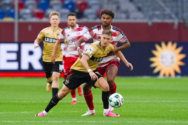 28.08.2026, xydrx, Fußball, 3.Liga, Fortuna Düsseldorf - VfB Stuttgart II, Saison 2026 2027, Merkur Spiel-Arena: Oliver Roelke (VfB Stuttgart II, 11) im Zweikampf gegen Elias Egouli (Fortuna Duesseldorf, 44) DFB regulations prohibit any use of photographs as image sequences and or quasi-video. Copyright: HMBxMedia YannisxDreimann