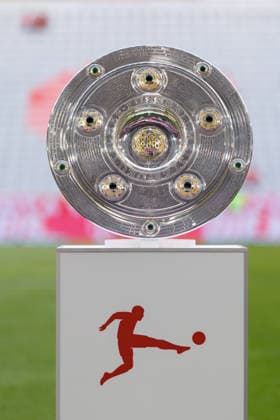 Meisterschale beim Spiel zwischen FC Bayern München v VfB Stuttgart, Fussball, Herren, Bundesliga, 2026 2027, 1.Spieltag am 28.08.2026 in München, Allianz Arena. DFL and DFB regulations prohibit any use of photographs as image sequences and or quasi-video. Bayern Deutschland *** Championship Trophy at the match between FC Bayern Munich and VfB Stuttgart, Soccer, Men s, Bundesliga, 2026–2027, Matchday 1 on August 28, 2026, in Munich, Allianz Arena. DFL and DFB regulations prohibit any use of photographs as image sequences and or quasi-video. Bavaria, Germany