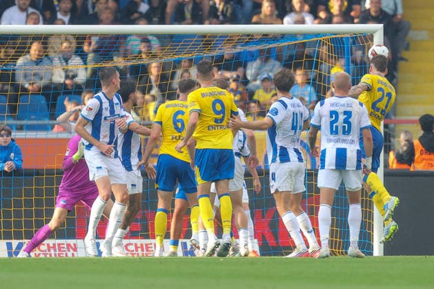 28.08.2026, xtgx Fussball - 2.Bundesliga Eintracht Braunschweig - Hertha BSC Berlin emspor, v.l. Tor zum 2:0 durch Kevin Ehlers (Braunschweig, 21) (DFL DFB REGULATIONS PROHIBIT ANY USE OF PHOTOGRAPHS as IMAGE SEQUENCES and or QUASI-VIDEO) Braunschweig *** August 28, 2026, xtgx Soccer 2. Bundesliga Eintracht Braunschweig vs. Hertha BSC Berlin emspor, from left: Goal making it 2–0 by Kevin Ehlers (Braunschweig), 21 DFL and DFB regulations prohibit any use of photographs as image sequences and or quasi-video, Braunschweig