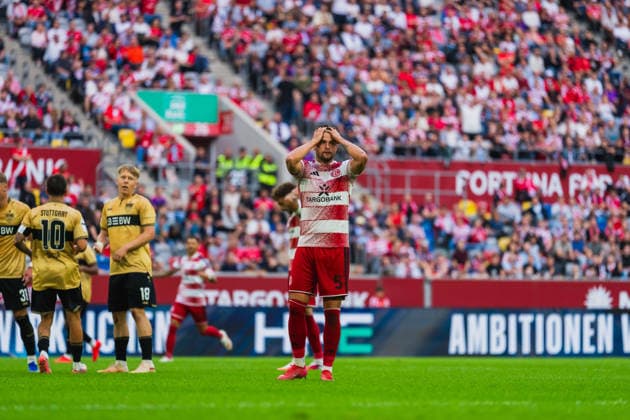 Yassine Bouchama (Fortuna Düsseldorf, 05) fasst sich an den Kopf nach einem Torschuss Fortuna Duesseldorf vs. VFB Stuttgart II, Fussball, 3.Liga, 03.Spieltag, Saison 2026 27, 28.08.2026, DFL REGULATIONS PROHIBIT ANY USE OF PHOTOGRAPHS AS IMAGE SEQUENCES AND OR QUASI-VIDEO, Fortuna Duesseldorf vs. VFB Stuttgart II, Fussball, 3.Liga, 3.Spieltag, Saison 2026 27, 28.08.2026 Düsseldorf Copyright: xEibner-Pressefoto LukasxBaldygax EP_LBA