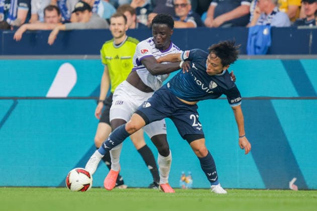 28.08.2026, xgrfx, Fussball 2.Bundesliga, VfL Bochum - VfL Osnabrück v.l. Ismail Badjie (VfL Osnabrück), Koji Miyoshi (VfL Bochum) (DFL DFB REGULATIONS PROHIBIT ANY USE OF PHOTOGRAPHS as IMAGE SEQUENCES and or QUASI-VIDEO) Bochum *** August 28, 2026, xgrfx, Soccer 2. Bundesliga, VfL Bochum vs. VfL Osnabrück: Ismail Badjie (VfL Osnabrück), Koji Miyoshi (VfL Bochum). DFL and DFB regulations prohibit any use of photographs as image sequences and or quasi-video. Bochum