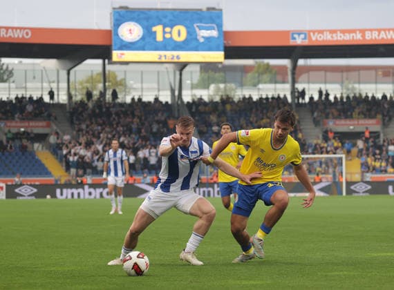 Julian Eitschberger (Hertha BSC Berlin), Max Marie (Eintracht Braunschweig) Fussball, Herren, Saison 2026 2027 2.BL, Eintracht Stadion, Eintracht Braunschweig gegen Hertha BSC Berlin DFL REGULATIONS PROHIBIT ANY USE OF PHOTOGRAPHS AS IMAGE SEQUENCES AND OR QUASI-VIDEO. *** Julian Eitschberger, Hertha BSC Berlin; Max Marie, Eintracht Braunschweig Soccer, Men s, 2026–2027 season, 2. Bundesliga, Eintracht Stadium, Eintracht Braunschweig vs. Hertha BSC Berlin. DFL regulations prohibit any use of photographs as image sequences and or quasi-video.