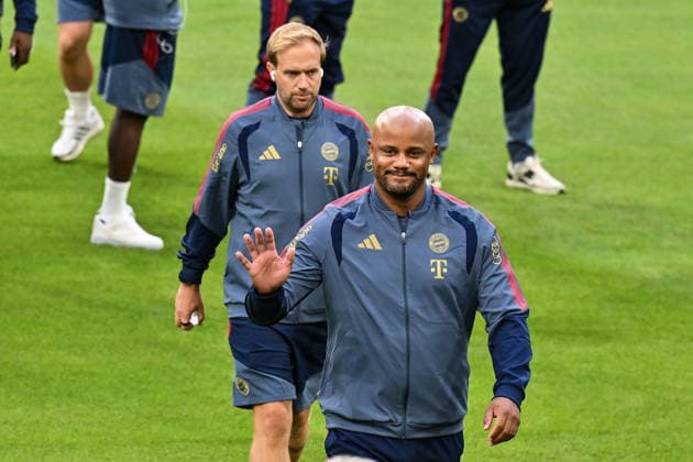 MUNICH, GERMANY - 28. AUGUST: Vincent KOMPANY Coach FC Bayern München before the Bundesliga Match between FC Bayern Munich vs. VfB Stuttgart at Matchday 1 at Allianz Arena Copyright: xBEAUTIFULxSPORTS Goldbergx