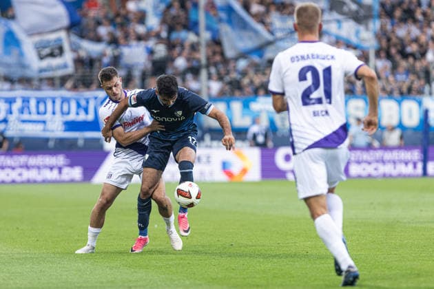 2.Fußball Bundesliga: VfL Bochum 1848 - VfL Osnabrück; 28.08.2026 Patrick Kammerbauer (VfL Osnabrück, 31), Gerrit Holtmann (VfL Bochum 1848, 17) 2.Fußball Bundesliga: VfL Bochum 1848 - VfL Osnabrück; Ruhrstadion, Bochum; 28.08.2026 DFL regulations prohibit any use of photographs as image sequences and or quasi video. *** 2 Bundesliga VfL Bochum 1848 vs. VfL Osnabrück August 28, 2026 Patrick Kammerbauer, VfL Osnabrück, 31, Gerrit Holtmann VfL Bochum 1848, 17 2 German Bundesliga VfL Bochum 1848 vs. VfL Osnabrück Ruhrstadion, Bochum August 28, 2026 DFL regulations prohibit any use of photographs as image sequences and or quasi-video Copyright: xBEAUTIFULxSPORTS Buriakovx