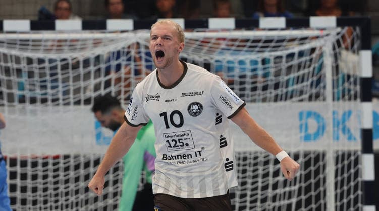 Stuttgart , Handball Opel-HBL , TVB Stuttgart vs. Bergischer HC , Fynn Hangstein ( BHC )