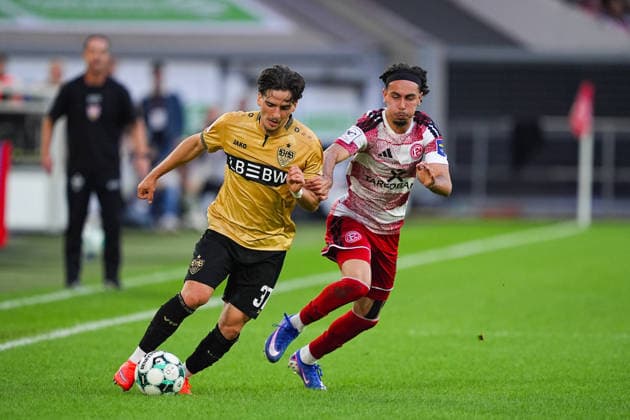 28.08.2026, xydrx, Fußball, 3.Liga, Fortuna Düsseldorf - VfB Stuttgart II, Saison 2026 2027, Merkur Spiel-Arena: David Preu (VfB Stuttgart II, 37) im Zweikampf gegen Anas Slimani (Fortuna Duesseldorf, 34) DFB regulations prohibit any use of photographs as image sequences and or quasi-video. Copyright: HMBxMedia YannisxDreimann