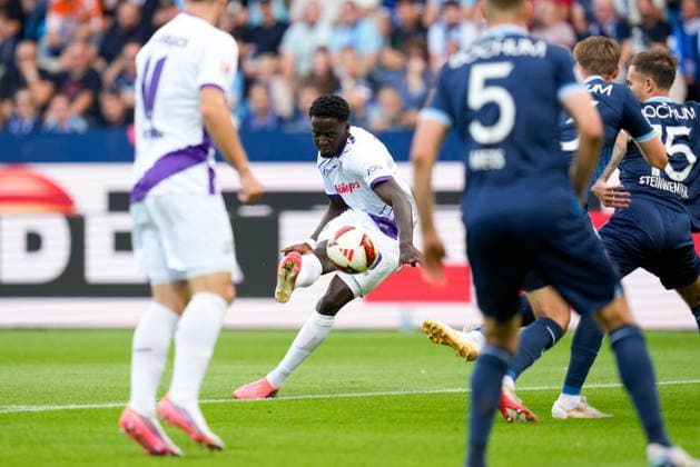 Ismail Badjie (VfL Osnabrueck, 10) schiesst den Ball und erzielt ein Tor. GER, VfL Bochum 1848 vs VfL Osnabrueck, 2. Bundesliga, 3. Spieltag, Saison 2026-27, 28.08.2026 DFL REGULATIONS PROHIBIT ANY USE OF PHOTOGRAPHS AS IMAGE SEQUENCES AND OR QUASI-VIDEO GER, VfL Bochum 1848 vs VfL Osnabrueck, 2. Bundesliga, 3. Spieltag, Saison 2026-27, 28.08.2026 Bochum *** Ismail Badjie of VfL Osnabrück, No. 10, shoots the ball and scores a goal GER, VfL Bochum 1848 vs. VfL Osnabrück, 2. Bundesliga, Matchday 3, 2026–27 season, August 28, 2026. DFL regulations prohibit any use of photographs as image sequences and or quasi-video. GER, VfL Bochum 1848 vs. VfL Osnabrück, 2. Bundesliga, Matchday 3, 2026–27 season, August 28, 2026, Bochum Copyright: xEibner-Pressefoto ScottxColemanx EP_SCN