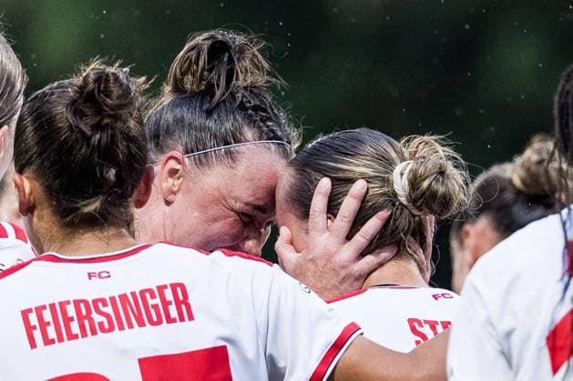 Google Pixel Frauen-Bundesliga, 1. FC Köln - TSG Hoffenheim; 28.08.2026 Jubel zum 1:0 durch Beke Sterner (1. FC Köln, 37), Tor, Torjubel Google Pixel Frauen-Bundesliga, 1. FC Köln - TSG Hoffenheim, Köln, Franz-Kremer-Stadion am 28.08.2026 DFB REGULATIONS PROHIBIT ANY USE OF PHOTOGRAPHS AS IMAGE SEQUENCES AND OR QUASI-VIDEO. *** Google Pixel Women s Bundesliga, 1 FC Köln vs. TSG Hoffenheim, August 28, 2026—Celebration of the 1-0 goal by Beke Sterner of 1 FC Köln, 37, goal, goal celebration—Google Pixel Women s Bundesliga, 1 FC Köln vs. TSG Hoffenheim, Cologne, Franz Kremer Stadium on August 28, 2026. DFB regulations prohibit any use of photographs as image sequences and or quasi-video. Copyright: xBEAUTIFULxSPORTS Wunderlx