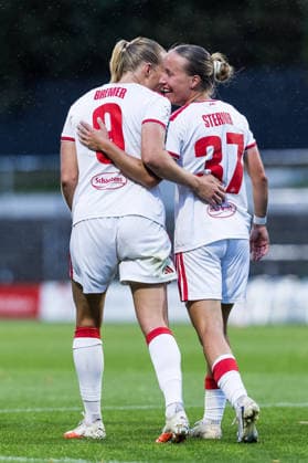Google Pixel Frauen-Bundesliga, 1. FC Köln - TSG Hoffenheim; 28.08.2026 Jubel zum 1:0 durch Beke Sterner (1. FC Köln, 37), Tor, Torjubel Google Pixel Frauen-Bundesliga, 1. FC Köln - TSG Hoffenheim, Köln, Franz-Kremer-Stadion am 28.08.2026 DFB REGULATIONS PROHIBIT ANY USE OF PHOTOGRAPHS AS IMAGE SEQUENCES AND OR QUASI-VIDEO. *** Google Pixel Women s Bundesliga, 1 FC Köln vs. TSG Hoffenheim, August 28, 2026—Celebration of the 1-0 goal by Beke Sterner of 1 FC Köln, 37, goal, goal celebration—Google Pixel Women s Bundesliga, 1 FC Köln vs. TSG Hoffenheim, Cologne, Franz Kremer Stadium on August 28, 2026. DFB regulations prohibit any use of photographs as image sequences and or quasi-video. Copyright: xBEAUTIFULxSPORTS Wunderlx
