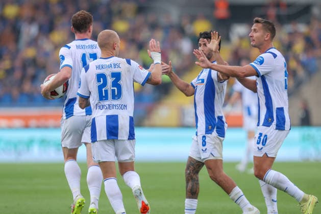 28.08.2026, xtgx Fussball - 2.Bundesliga Eintracht Braunschweig - Hertha BSC Berlin emspor, v.l. Jubel zum 2:1 durch Jon Dgur Thorsteinsson (Hertha, 23) (DFL DFB REGULATIONS PROHIBIT ANY USE OF PHOTOGRAPHS as IMAGE SEQUENCES and or QUASI-VIDEO) Braunschweig *** August 28, 2026, xtgx Soccer 2. Bundesliga Eintracht Braunschweig Hertha BSC Berlin emspor, from left: celebration of the 2-1 goal by Jon Dgur Thorsteinsson (Hertha), 23 DFL and DFB regulations prohibit any use of photographs as image sequences and or quasi-video, Braunschweig