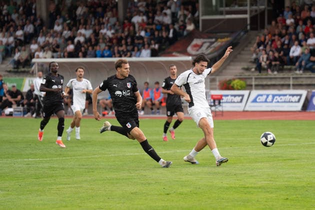 28.08.2026, xhfmx, Fussball Regionalliga Suedwest, SG Barockstadt Fulda-Lehnerz - FSV Frankfurt v.l. Aaron Frey (SG Barockstadt Fulda-Lehnerz), Filip Pandza (FSV Frankfurt) Fulda
