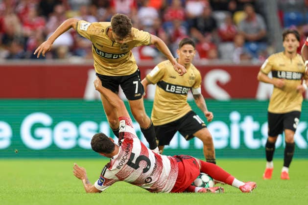 Lauri Penna (VfB Stuttgart II) und Yassine Bouchama (Fortuna Duesseldorf) im Zweikampf waehrend des Spiels der 3. Liga zwischen Fortuna Duesseldorf und VfB Stuttgart II, Merkur Spiel-Arena am 28. August 2026 in Duesseldorf, Deutschland. (Foto von Oliver Kaelke DeFodi Images) +++ Lauri Penna (VfB Stuttgart II) und Yassine Bouchama (Fortuna Duesseldorf) battle for the ball during the 3. Liga match between Fortuna Duesseldorf and VfB Stuttgart II at Merkur Spiel-Arena on August 28, 2026 in Dusseldorf, Germany. (Photo by Oliver Kaelke DeFodi Images) DFB DFL REGULATIONS PROHIBIT ANY USE OF PHOTOGRAPHS AS IMAGE SEQUENCES AND OR QUASI-VIDEO. (Photo by Oliver Kaelke DeFodi Images) -