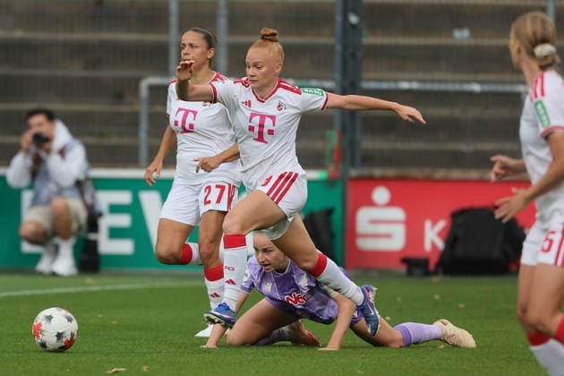 1.FC Köln vs. TSG Hoffenheim, Fussball Frauen, 1. Bundesliga, links: Laur Vogt (1. FC Köln), Bild: , 28.08.2026 *** Sport 1: 1. FC Köln vs. TSG Hoffenheim, Women s Soccer, Bundesliga 1, Laur Vogt (1. FC Köln) on the left, Photo, August 28, 2026