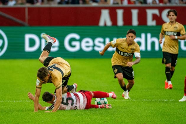 Dritte Liga: Fortuna Düsseldorf - VfB Stuttgart II. 3. Spieltag, am 28.08.2026 Yassine Bouchama (Fortuna Düsseldorf 5), Lauri Penna (VfB Stuttgart II 7), Ertugrul Yigit (VfB Stuttgart II 19), ; Dritte Liga: Fortuna Düsseldorf - VfB Stuttgart II. 3. Spieltag, am 28.08.2026, Merkur Spielarena, Düsseldorf. DFB REGULATIONS PROHIBIT ANY USE OF PHOTOGRAPHS AS IMAGE SEQUENCES AND OR QUASI-VIDEO. Copyright: xBEAUTIFULxSPORTS Erlhofx