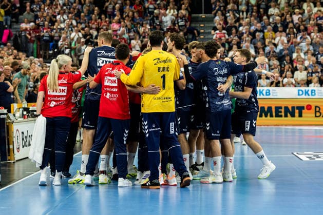 Opel HBL: SG Flensburg-Handewitt vs ThSV Eisenach; 28.08.26 Team SG Flensburg-Handewitt vor dem Spiel Opel HBL: SG Flensburg-Handewitt vs ThSV Eisenach, GGW Arena am 28.08.26 Copyright: xBEAUTIFULxSPORTS MarioxM.xKobergx