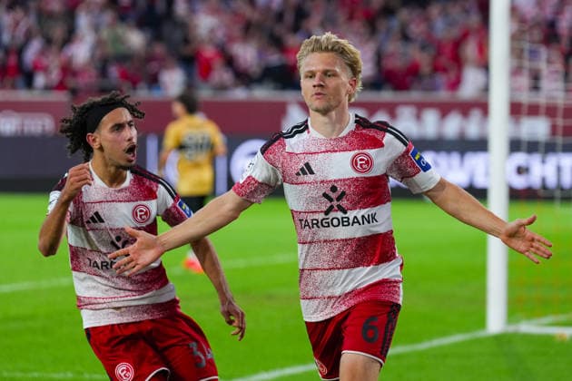 28.08.2026, xydrx, Fußball, 3.Liga, Fortuna Düsseldorf - VfB Stuttgart II, Saison 2026 2027, Merkur Spiel-Arena: Torjubel nach dem Tor zum 1:0 für Fortuna Duesseldorf durch Torschütze Andreas Mueller (Fortuna Duesseldorf, 6) zusammen mit Anas Slimani (Fortuna Duesseldorf, 34) DFB regulations prohibit any use of photographs as image sequences and or quasi-video. Copyright: HMBxMedia YannisxDreimann
