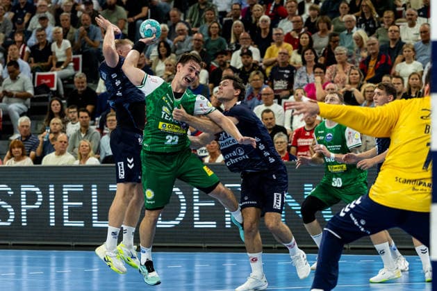 Opel HBL: SG Flensburg-Handewitt vs ThSV Eisenach; 28.08.26 Felix Aellen (Nr.22, ThSV Eisenach) im Angriff Opel HBL: SG Flensburg-Handewitt vs ThSV Eisenach, GGW Arena am 28.08.26 Copyright: xBEAUTIFULxSPORTS MarioxM.xKobergx