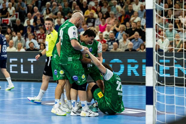 Opel HBL: SG Flensburg-Handewitt vs ThSV Eisenach; 28.08.26 Felix Aellen (Nr.22, ThSV Eisenach) am Boden Opel HBL: SG Flensburg-Handewitt vs ThSV Eisenach, GGW Arena am 28.08.26 Copyright: xBEAUTIFULxSPORTS MarioxM.xKobergx