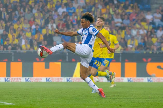 28.08.2026, xtgx Fussball - 2.Bundesliga Eintracht Braunschweig - Hertha BSC Berlin emspor, v.l. Tor zum 2:5 durch Oluwaseun Adewumi (Hertha, 19) (DFL DFB REGULATIONS PROHIBIT ANY USE OF PHOTOGRAPHS as IMAGE SEQUENCES and or QUASI-VIDEO) Braunschweig *** August 28, 2026, xtgx Soccer 2. Bundesliga Eintracht Braunschweig vs. Hertha BSC Berlin emspor, from left: Goal for the 2-5 score by Oluwaseun Adewumi (Hertha), 19 DFL and DFB regulations prohibit any use of photographs as image sequences and or quasi-video Braunschweig