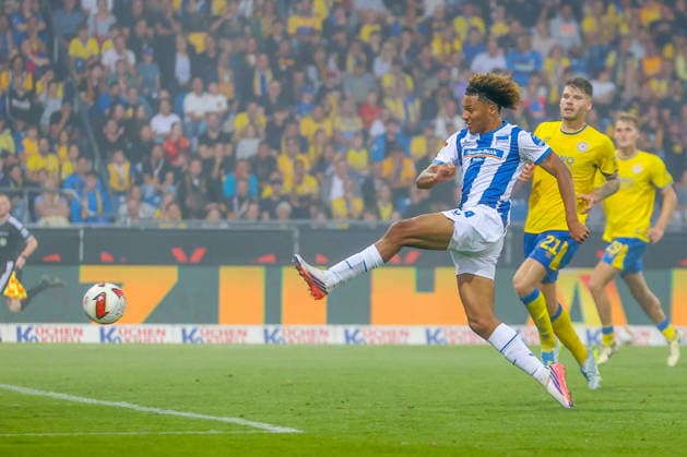 28.08.2026, xtgx Fussball - 2.Bundesliga Eintracht Braunschweig - Hertha BSC Berlin emspor, v.l. Tor zum 2:5 durch Oluwaseun Adewumi (Hertha, 19) (DFL DFB REGULATIONS PROHIBIT ANY USE OF PHOTOGRAPHS as IMAGE SEQUENCES and or QUASI-VIDEO) Braunschweig *** August 28, 2026, xtgx Soccer 2. Bundesliga Eintracht Braunschweig vs. Hertha BSC Berlin emspor, from left: Goal for the 2-5 score by Oluwaseun Adewumi (Hertha), 19 DFL and DFB regulations prohibit any use of photographs as image sequences and or quasi-video Braunschweig