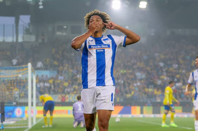 28.08.2026, xtgx Fussball - 2.Bundesliga Eintracht Braunschweig - Hertha BSC Berlin emspor, v.l. Jubel nach dem 2:5 durchb Oluwaseun Adewumi (Hertha, 19) (DFL DFB REGULATIONS PROHIBIT ANY USE OF PHOTOGRAPHS as IMAGE SEQUENCES and or QUASI-VIDEO) Braunschweig *** August 28, 2026, xtgx Soccer 2. Bundesliga Eintracht Braunschweig Hertha BSC Berlin emspor, from left: Celebrations after Oluwaseun Adewumi’s 2-5 goal for Hertha, 19 DFL DFB REGULATIONS PROHIBIT ANY USE OF PHOTOGRAPHS AS IMAGE SEQUENCES AND OR QUASI-VIDEO Braunschweig