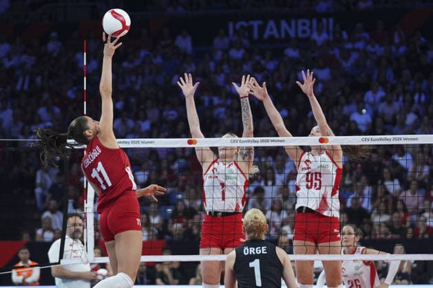 Turkiye v Poland - CEV EuroVolley 2026 ISTANBUL, TURKIYE - AUGUST 28: Derya Cebecioglu (11) of Turkiye in action against Julia Szczurowska (1) of Poland during the CEV EuroVolley 2026 Women Group A match between Turkiye and Poland at Sinan Erdem Dome in Istanbul, Turkiye on August 28, 2026. Bunyamin Celik Anadolu Istanbul Turkey. Editorial use only. Please get in touch for any other usage.  Copyright: x2026xAnadoluxBunyaminxCelikx
