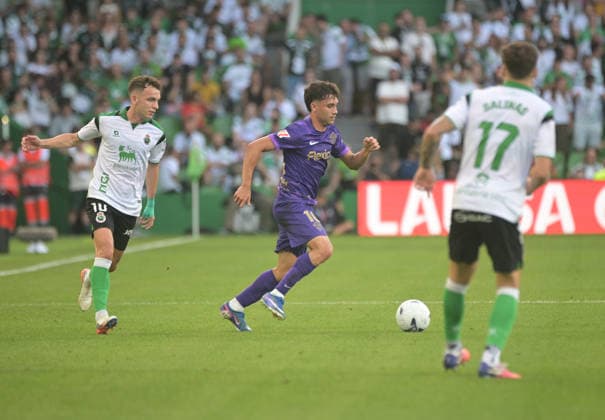 ESP: LaLiga EA Sports Racing Santander v Elche CF Facundo Buonanotte of Elche during LaLiga EA Sports between Racing Santander v Elche CF played at Campos de de El Sardinero Stadium in Cantabria on August 28, 2026 in Spain Spain Futbol Copyright: xAgenciaxLOFx