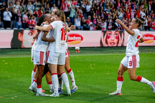 28.08.2026, xsscx, Frauen Fußball, 1. FC Köln - TSG Hoffenheim, 1. Fußball Bundesliga, 2. Spieltag, Franz-Kremer-Stadion, Saison 2027 2027: Torjubel nach dem Tor zum 1:0 von Torschützin Beke Sterner (1. FC Köln 37) mit der Mannschaft DFB regulations prohibit any use of photographs as image sequences and or quasi-video. Photo: xSandraxScherningxPressefotoKochx Nordrhein-Westfalen Deutschland *** August 28, 2026, xsscx, Women s Soccer, 1. FC Köln vs. TSG Hoffenheim, Bundesliga 1, Matchday 2, Franz Kremer Stadium, 2027–2027 season: Goal celebration after the 1–0 goal by scorer Beke Sterner (No. 37), 1. FC Köln, with the team. DFB regulations prohibit any use of photographs as image sequences and or quasi-video. Photo: xSandraxScherningxPressefotoKochx, North Rhine-Westphalia Germany