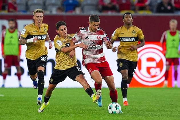 28.08.2026, xydrx, Fußball, 3.Liga, Fortuna Düsseldorf - VfB Stuttgart II, Saison 2026 2027, Merkur Spiel-Arena: Nicolas Sessa (VfB Stuttgart II, 10) im Zweikampf gegen Tim Oberdorf (Fortuna Duesseldorf, 15) DFB regulations prohibit any use of photographs as image sequences and or quasi-video. Copyright: HMBxMedia YannisxDreimann
