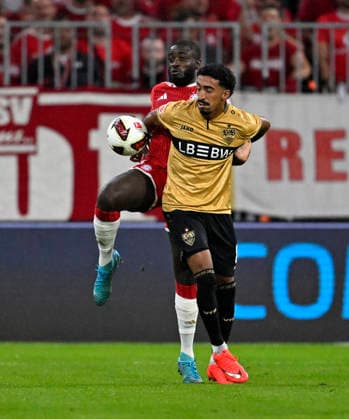 28.08.2026, Fussball Bundesliga 2026 2027, 1.Spieltag, FC Bayern München - VfB Stuttgart, in der Allianz-Arena München, v.l. Dayot Upamecano (FC Bayern München) gegen Tiago Tomas (Stuttgart) ***DFL and DFB regulations prohibit any use of photographs as image sequences and or quasi-video.*** *** August 28, 2026, 2026–2027 Bundesliga, Matchday 1, FC Bayern Munich vs. VfB Stuttgart, at the Allianz Arena in Munich, from left: Dayot Upamecano (FC Bayern Munich) vs. Tiago Tomas (Stuttgart) ***DFL and DFB regulations prohibit any use of photographs as image sequences and or quasi-video***