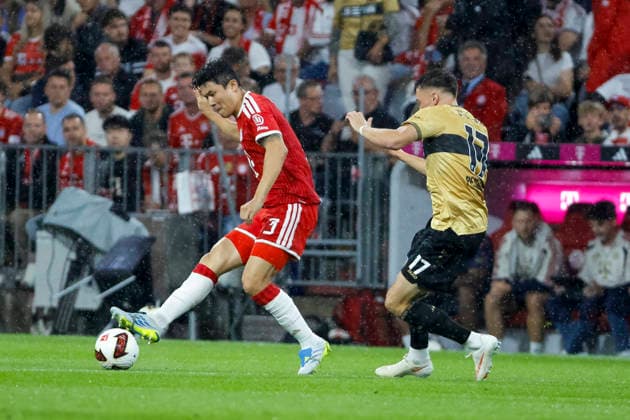 Min-jae Kim (FC Bayern München, 03) und Dzenan Pejcinovic (VfB Stuttgart, 17) im Laufduell , Deutschland, Fussball, 1. Bundesliga, 1.Spieltag, 2026 2027, FC Bayern München vs. VfB Stuttgart, 28.08.2026, München Allianz-Arena Deutschland *** Min Jae Kim (FC Bayern Munich), No. 3, and Dzenan Pejcinovic (VfB Stuttgart), No. 17, in a footrace, Germany, soccer, Bundesliga, Matchday 1, 2026–2027, FC Bayern Munich vs. VfB Stuttgart, August 28, 2026, Allianz Arena, Munich, Germany Copyright: xGrantxHubbsx