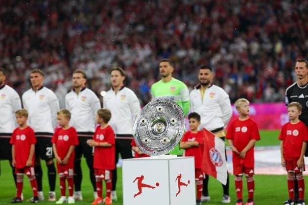 Die Meisterschale, FC Bayern Muenchen vs. VfB Stuttgart, Fussball, 1. Bundesliga, 1. Spieltag, 28.08.2026 DFL DFB regulations prohibit any use of photographs as image sequences and or quasi-video Muenchen Bayern Deutschland *** The Championship Trophy, FC Bayern Munich vs. VfB Stuttgart, Soccer, Bundesliga 1, Matchday 1, August 28, 2026. DFL and DFB regulations prohibit any use of photographs as image sequences and or quasi-video. Munich, Bayern, Germany Copyright: xkolbert-press ChristianxKolbertx
