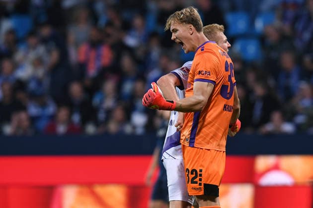 Fußball 2. Bundesliga 3. Spieltag VfL Bochum - VfL Osnabrück am 28.08.2026 im Vonovia Ruhrstadion in Bochum Schlussjubel Jonas Krumrey ( Osnabrück ), vorne - Niklas Wiemann ( Osnabrück ), hinten DFL regulations prohibit any use of photographs as image sequences and or quasi-video. *** Soccer, 2. Bundesliga, Matchday 3: VfL Bochum vs. VfL Osnabrück on August 28, 2026, at the Vonovia Ruhrstadion in Bochum. Jonas Krumrey of Osnabrück celebrates at the final whistle, in the foreground, Niklas Wiemann (Osnabrück); in the background, DFL regulations prohibit any use of photographs as image sequences and or quasi-video xRx