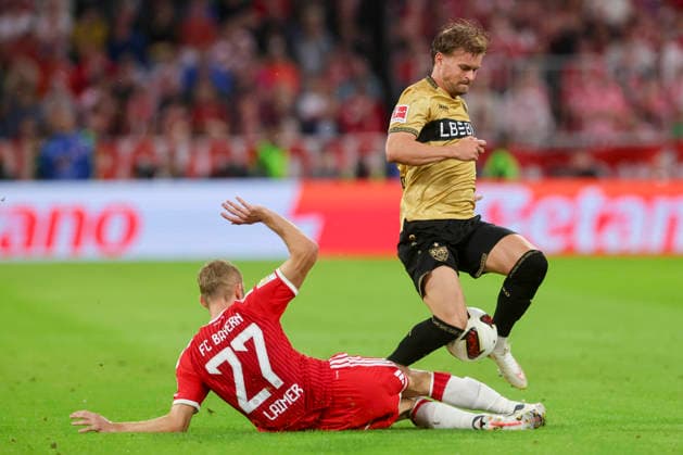 Konrad Laimer (FC Bayern Muenchen) und Maximilian Mittelstaedt (VfB Stuttgart) kaempfen um den Ball waehrend des Spiels der 1. Bundesliga zwischen FC Bayern Muenchen und VfB Stuttgart, Allianz Arena am 28. August 2026 in Muenchen, Deutschland. (Foto von Marco Steinbrenner DeFodi Images) +++ Konrad Laimer (FC Bayern Muenchen) und Maximilian Mittelstaedt (VfB Stuttgart) battle for the ball during the Bundesliga match between FC Bayern Muenchen and VfB Stuttgart at Allianz Arena on August 28, 2026 in Munich, Germany. (Photo by Marco Steinbrenner DeFodi Images) DFB DFL REGULATIONS PROHIBIT ANY USE OF PHOTOGRAPHS AS IMAGE SEQUENCES AND OR QUASI-VIDEO. (Photo by Marco Steinbrenner DeFodi Images) - *** Konrad Laimer of FC Bayern Munich and Maximilian Mittelstaedt of VfB Stuttgart battle for the ball during the Bundesliga match between FC Bayern Munich and VfB Stuttgart at the Allianz Arena on August 28, 2026, in Munich, Germany. Photo by Marco Steinbrenner, DeFodi Images. Konrad Laimer of FC Bayern Munich and Maximilian Mittelstaedt of VfB Stuttgart battle for the ball during the Bundesliga match between FC Bayern Munich and VfB Stuttgart at Allianz Arena on August 28, 2026 in Munich, Germany Photo by Marco Steinbrenner DeFodi Images DFB DFL REGULATIONS PROHIBIT ANY USE OF PHOTOGRAPHS AS IMAGE SEQUENCES AND OR QUASI-VIDEO Photo by Marco Steinbrenner DeFodi Images