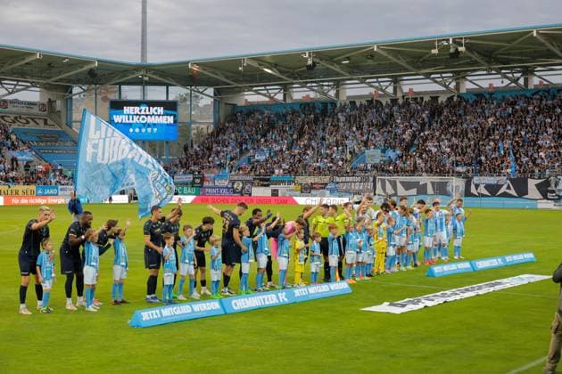 CFC vs FC Carl Zeiss Jena 28.08.2026 Chemnitz, eins Stadion- An der Gellertstrasse, Fussball, Regionalliga Nordost 2026 2027, 7. Spieltag, CFC, CFC vs FC Carl Zeiss Jena Die Mannschaften stellen sich vor Chemnitz Sachsen BRD