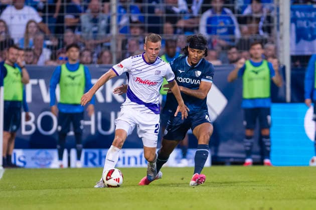 28.08.2026, Fussball, 3. Spieltag der 2. Bundesliga, VfL Bochum 1848 - VfL Osnabrück. v. l. Adrian Beck (VfL Osnabrück), Yigit Karademir (VfL Bochum 1848). Bochum Vonovia Ruhrstadion NRW Deutschland xRHR-FOTO DEx *** August 28, 2026, Soccer, Matchday 3 of the 2. Bundesliga, VfL Bochum 1848 vs. VfL Osnabrück; Adrian Beck (VfL Osnabrück), Yigit Karademir (VfL Bochum 1848); Bochum, Vonovia Ruhrstadion, North Rhine-Westphalia, Germany; xRHR; PHOTO DEx Copyright: DennisxEwert RHR-FOTOx RHR-FOTO DE