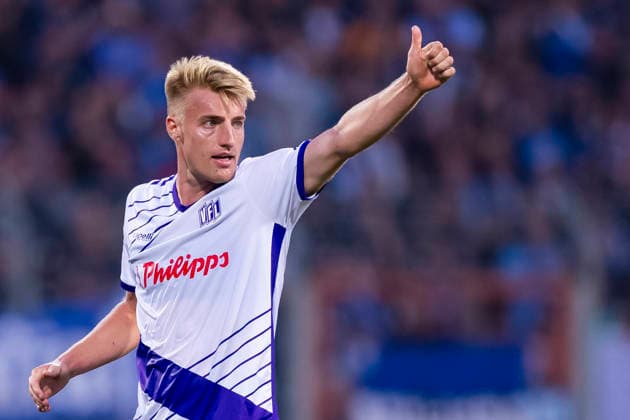 28.08.2026, Fussball, 3. Spieltag der 2. Bundesliga, VfL Bochum 1848 - VfL Osnabrück. Fridolin Wagner (VfL Osnabrück) streckt den Daumen in die Luft und ist zufrieden. Bochum Vonovia Ruhrstadion NRW Deutschland xRHR-FOTO DEx *** August 28, 2026, Soccer, Matchday 3 of the 2. Bundesliga, VfL Bochum 1848 vs. VfL Osnabrück; Fridolin Wagner of VfL Osnabrück gives a thumbs-up and looks satisfied; Bochum, Vonovia Ruhrstadion, North Rhine-Westphalia, Germany; xRHR PHOTO DEx Copyright: DennisxEwert RHR-FOTOx RHR-FOTO DE