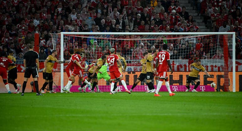 28.08.2026, xemx, Fussball 1.Bundesliga, FC Bayern Muenchen - VfB Stuttgart v.l. Dayot Upamecano (FC Bayern Muenchen) Goal scored, erziehlt das Tor zum 1:0 (DFL DFB REGULATIONS PROHIBIT ANY USE OF PHOTOGRAPHS as IMAGE SEQUENCES and or QUASI-VIDEO) Muenchen *** August 28, 2026, xemx, Soccer, Bundesliga 1, FC Bayern Munich vs. VfB Stuttgart: Dayot Upamecano of FC Bayern Munich scores the goal, making it 1–0. DFL and DFB regulations prohibit any use of photographs as image sequences and or quasi-video. Munich