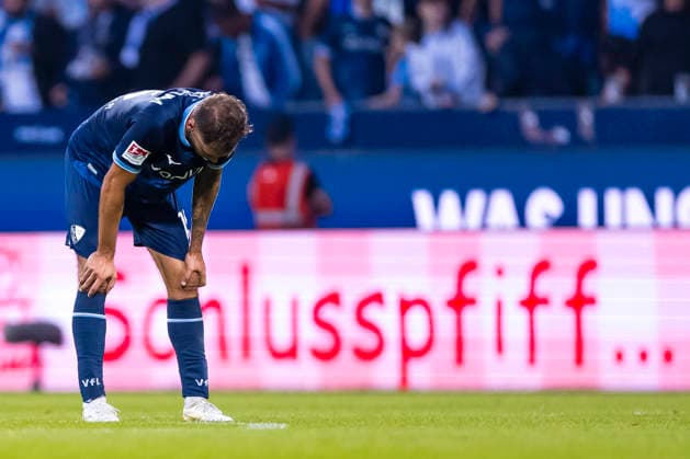 28.08.2026, Fussball, 3. Spieltag der 2. Bundesliga, VfL Bochum 1848 - VfL Osnabrück. Michael Steinwender (VfL Bochum 1848) ist niedergeschlagen. Bochum Vonovia Ruhrstadion NRW Deutschland xRHR-FOTO DEx *** August 28, 2026, Soccer, Matchday 3 of the 2. Bundesliga, VfL Bochum 1848 vs. VfL Osnabrück, Michael Steinwender, VfL Bochum 1848 is dejected, Bochum, Vonovia Ruhrstadion, North Rhine-Westphalia, Germany, xRHR, PHOTO DEx Copyright: DennisxEwert RHR-FOTOx RHR-FOTO DE