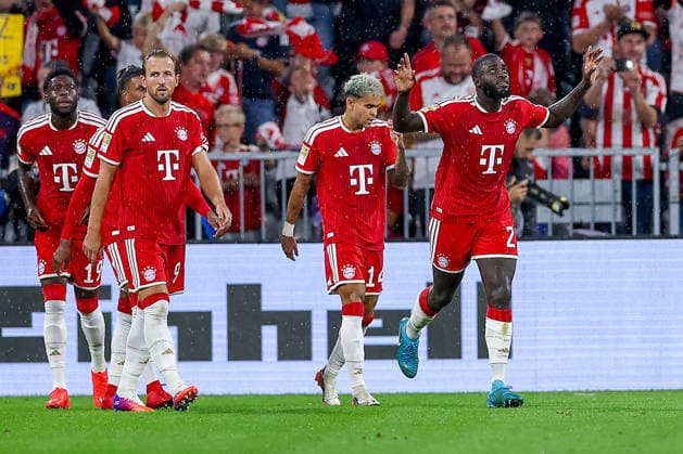 28.08.2026, Fußball, FC Bayern München - VfB Stuttgart, 1. Fußball Bundesliga, 1. Spieltag, Allianz-Arena, Saison 2026 2027: Torjubel nach dem Tor zum 1:0 durch Torschütze Dayot Upamecano (FC Bayern München 02) DFB regulations prohibit any use of photographs as image sequences and or quasi-video. Bayern Deutschland *** August 28, 2026, Soccer, FC Bayern Munich vs. VfB Stuttgart, Bundesliga 1, Matchday 1, Allianz Arena, 2026–2027 Season. Celebrations after the 1–0 goal by Dayot Upamecano. FC Bayern Munich 02. DFB regulations prohibit any use of photographs as image sequences and or quasi-video. Bayern, Germany