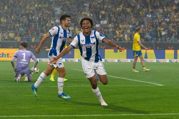 Neuzugang Oluwaseun Adewumi (Hertha BSC, 19) mit seinem ersten Tor für Hertha BSC 28.08.2026, Eintracht Braunschweig vs Hertha BSC, Fussball, 2. Bundesliga, Eintracht Stadion, Braunschweig DFL regulations prohibit any use of photographs as image sequences and or quasi-video. *** New signing Oluwaseun Adewumi of Hertha BSC, 19, scores his first goal for Hertha BSC on August 28, 2026, Eintracht Braunschweig vs. Hertha BSC, soccer, 2. Bundesliga, Eintracht Stadium, Braunschweig. DFL regulations prohibit any use of photographs as image sequences and or quasi-video. Copyright: HMBxMedia xFinnxWeidmann