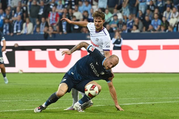 Philipp HOFMANN (BO) gegen Robin FABINSKI (VfL Osnabrueck) Aktion, Zweikampf, Fussball 2. Bundesliga, 3. Spieltag, VfL Bochum (BO) - VfL Osnabrueck (OS) 0-1 am 28.08.2026 im Vonovia Ruhrstadion Bochum Deutschland. DFL regulations prohibit any use of photographs as image sequences and or quasi-video Â *** Philipp HOFMANN (BO) vs. Robin FABINSKI (VfL Osnabrück) – Action, Tackle, Soccer, 2. Bundesliga, Matchday 3, VfL Bochum (BO) vs. VfL Osnabrück (OS) 0–1 on August 28, 2026, at the Vonovia Ruhrstadion in Bochum, Germany. DFL regulations prohibit any use of photographs as image sequences and or quasi-video.