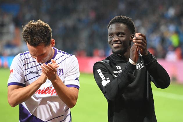 v.l. Konrad FABER (VfL Osnabrueck), Ismail BADJIE (VfL Osnabrueck) Schlussjubel, Jubel, jubeln, Freude, cheers, VfL Osnabrueck vor ihren Fans, Fussball 2. Bundesliga, 3. Spieltag, VfL Bochum (BO) - VfL Osnabrueck (OS) 0-1 am 28.08.2026 im Vonovia Ruhrstadion Bochum Deutschland. DFL regulations prohibit any use of photographs as image sequences and or quasi-video Â *** v l Konrad FABER, VfL Osnabrück; Ismail BADJIE, VfL Osnabrück; final celebration, celebration, cheering, joy, cheers; VfL Osnabrück in front of their fans; soccer, 2. Bundesliga, Matchday 3; VfL Bochum (BO) vs. VfL Osnabrück (OS) 0–1 on August 28, 2026, at the Vonovia Ruhrstadion in Bochum, Germany. DFL regulations prohibit any use of photographs as image sequences and or quasi-video.